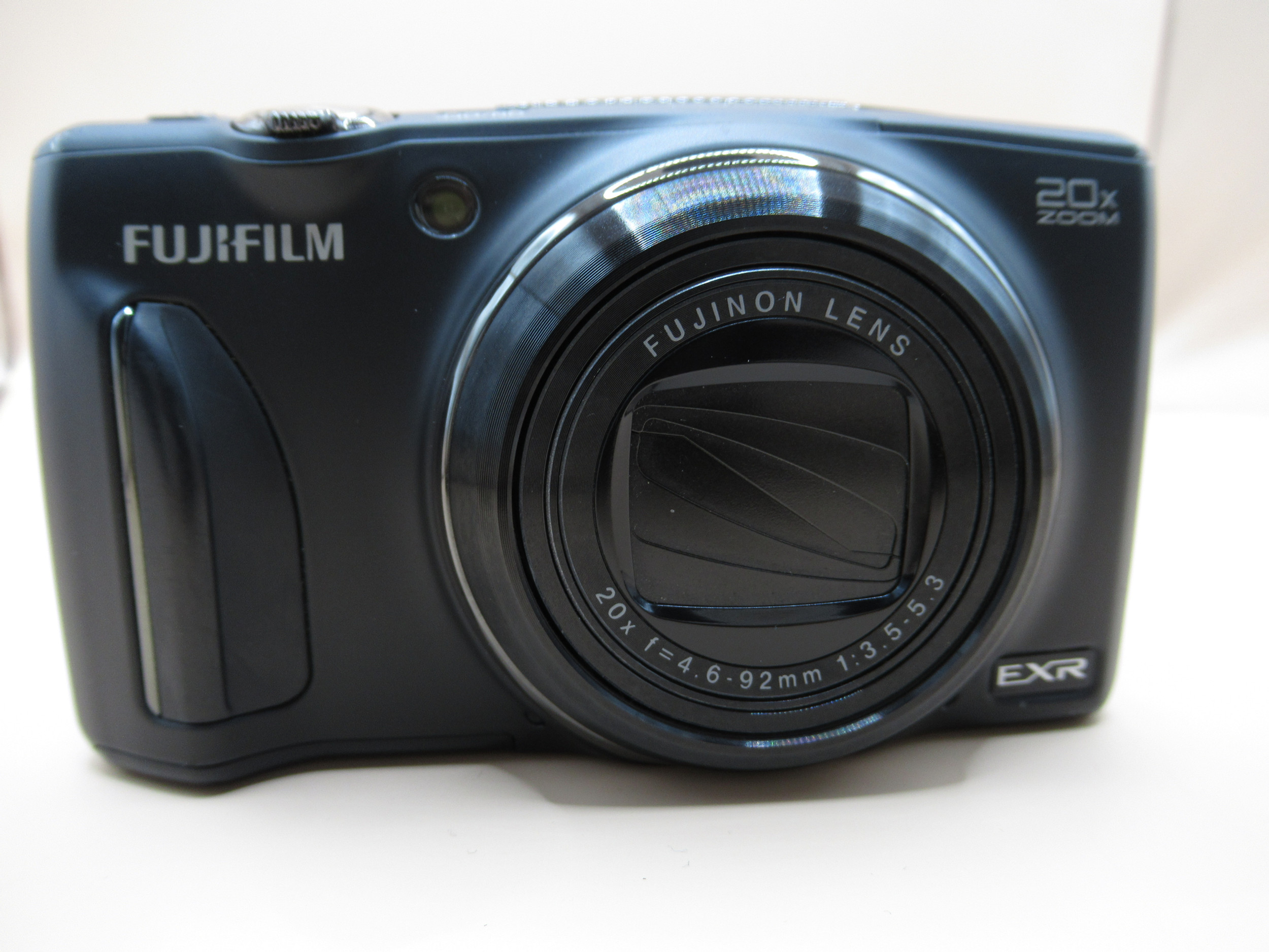 Fujifilm FinePix F900EXR Review — Powerful 20x Zoom Compact Camera