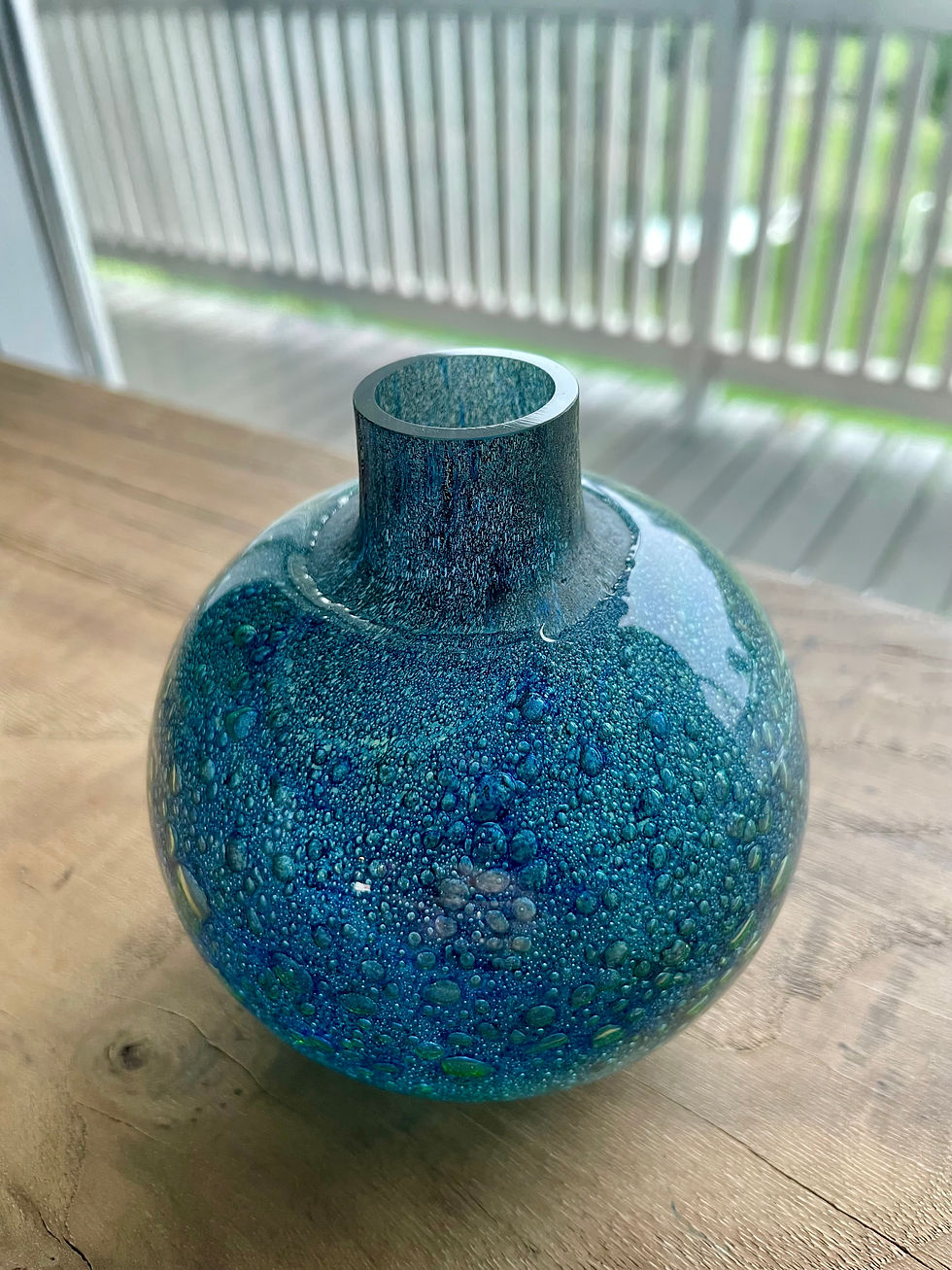 サムネイル： 60s Small spherical “bubble vase” in blue-green glass — iconic design