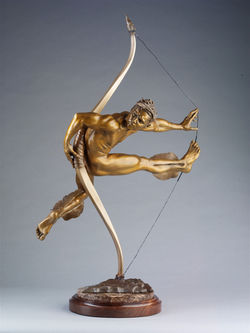arrow-bronze-sculpture-right-view-light-reflections