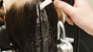 頭が硬い原因と影響