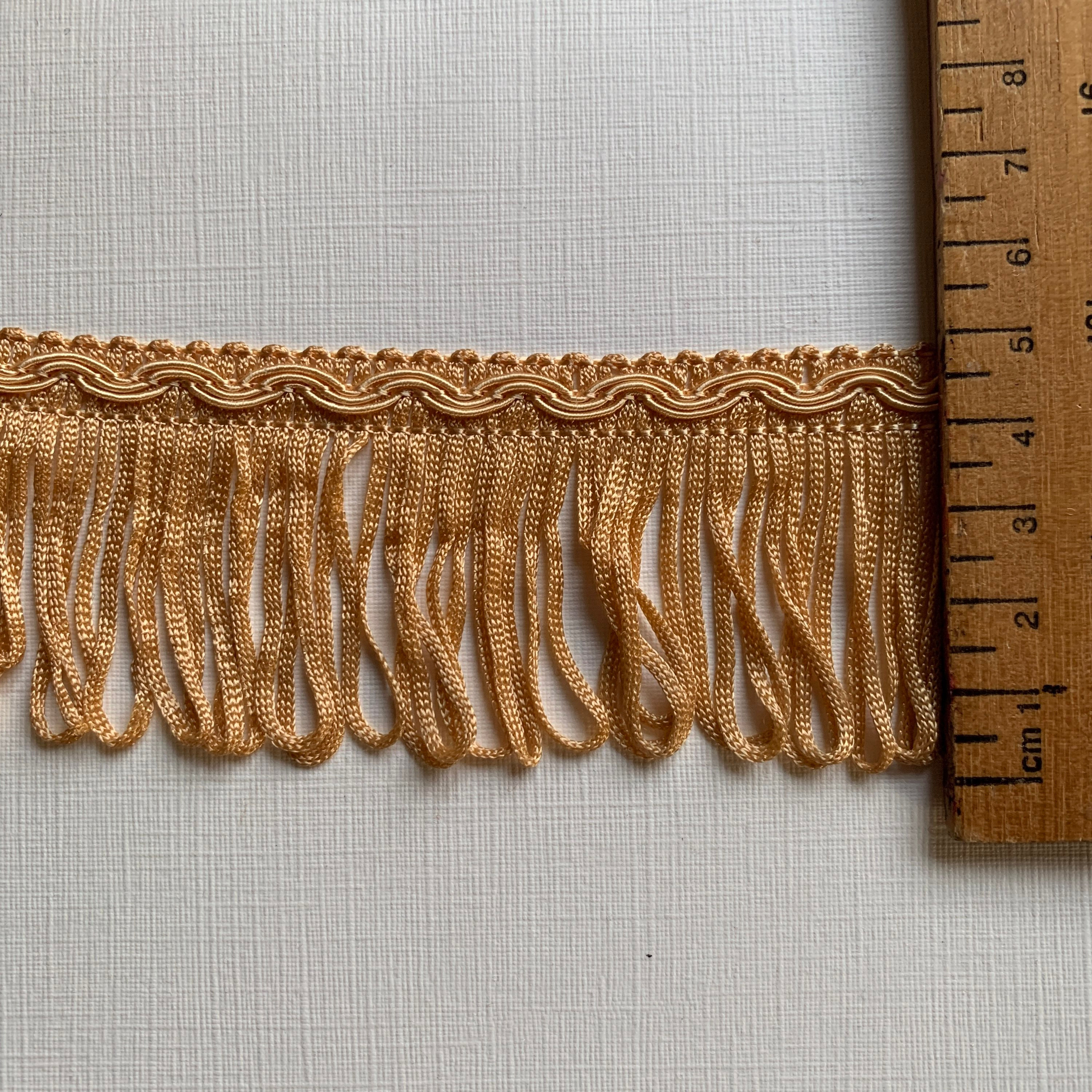 1m vintage OLD GOLD/ STRAW GOLD lampshade looped fringe w. gimp/braid/trim F081