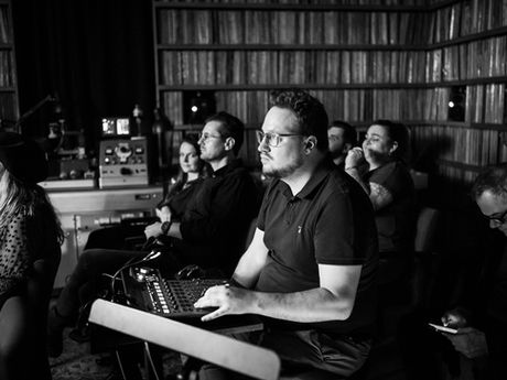 THE MAGIC ROOM EXPERIENCE