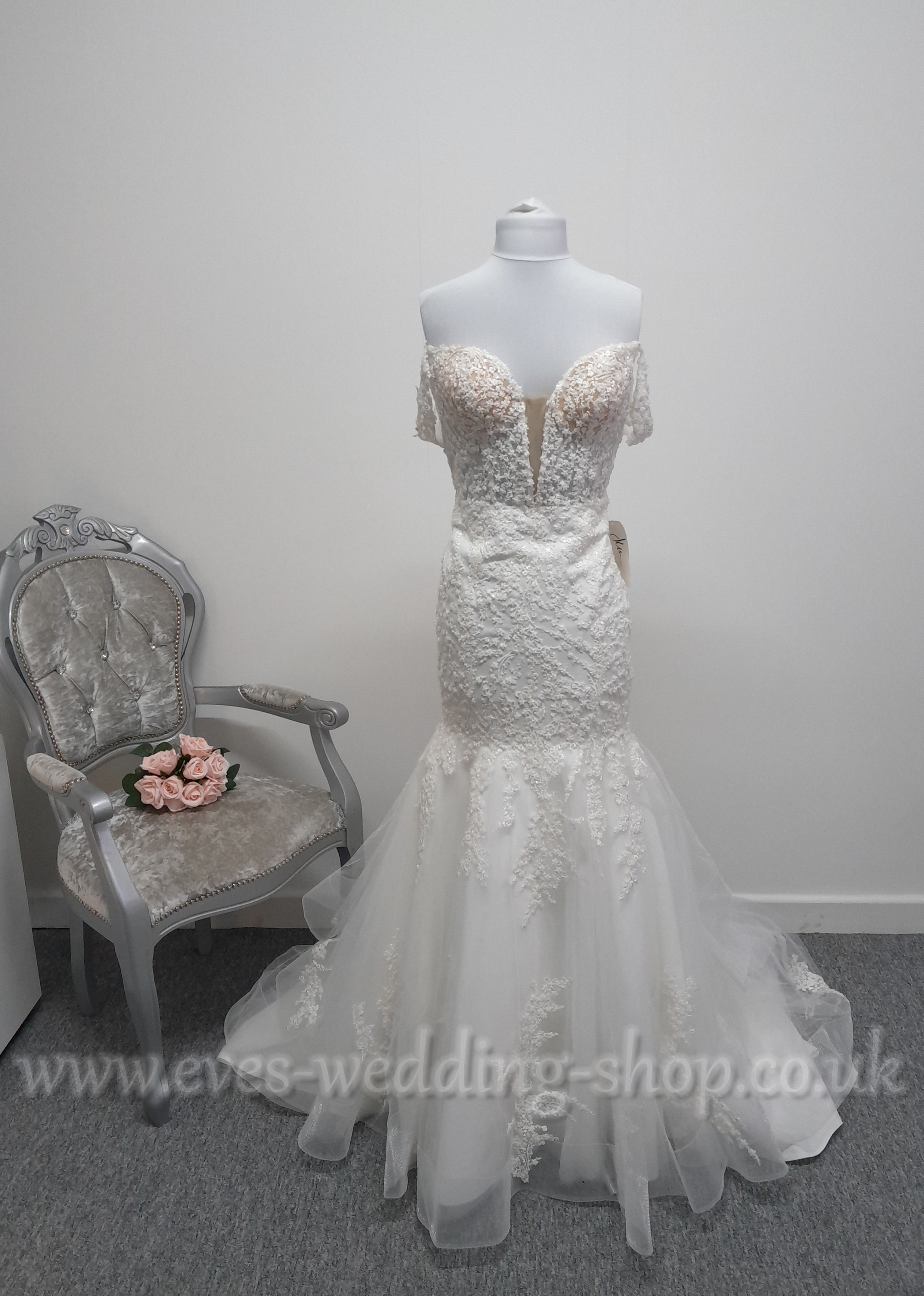 Tara Keely ''Regina'' by Lazaro ivory off shoulder mermaid wedding dress UK 12