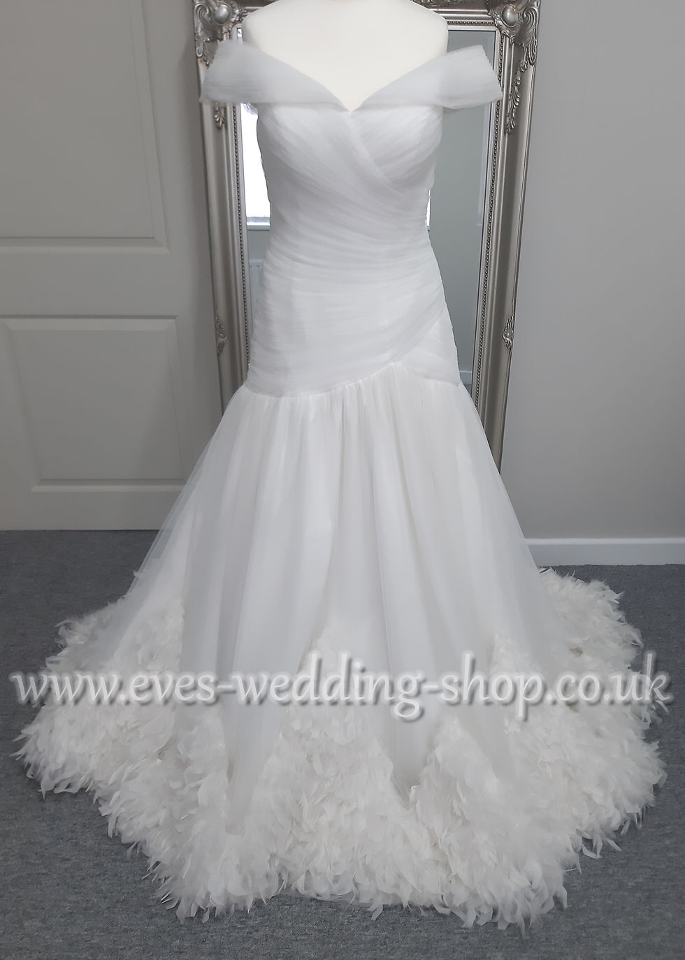 Anna Lizh feather off the shoulder wedding dress UK 12