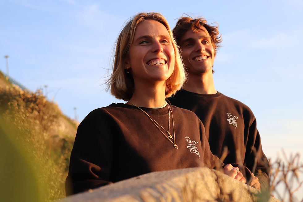 Miniature : Look vintage et tendance avec un illustration déjà célèbre, signée Pozi. Artiste local au Pays Basque. Parfait pour toute la famille et engagé en faveur de l'environnement.