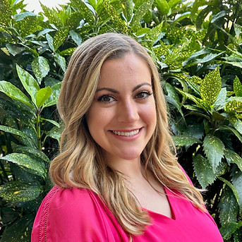 Dr Madeline Auge