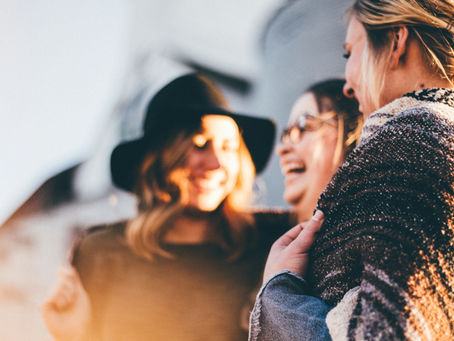 Conexiones que florecen: Cultiva tu bienestar social este verano