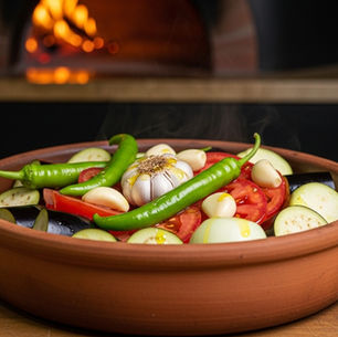İbrahim'in Yeri taş fırınında geleneksel yöntemle hazırlanan toprak kapta nefis sebzeli güveç tarifi.