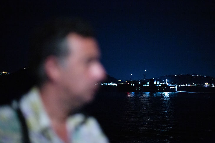 Majorana - Nuit Laurent flou au premier plan.jpg