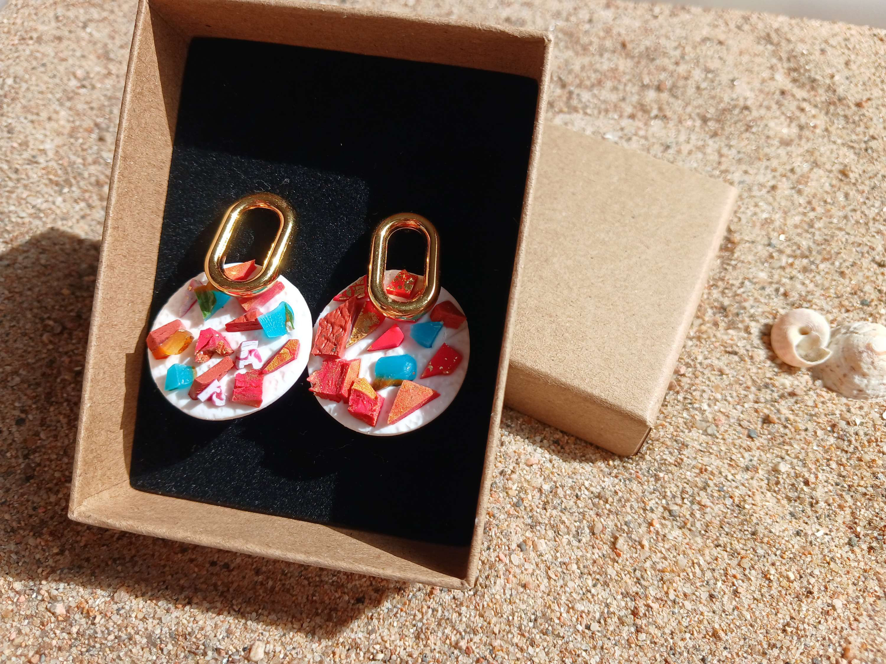 Boucles d'oreilles "Eclats d'été" bijoux en pate polymère vue de face