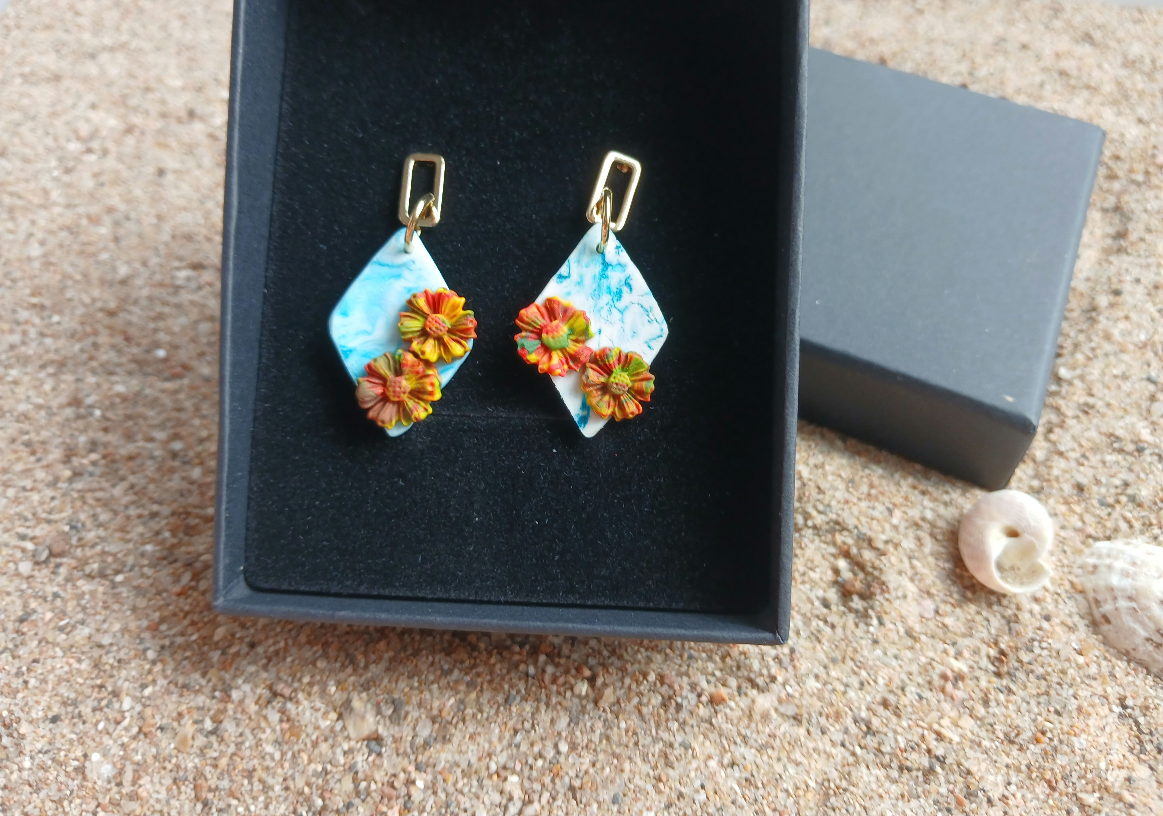 Boucles d’oreilles " marbre bleu du Brésil" (bijoux en pâte polymère)