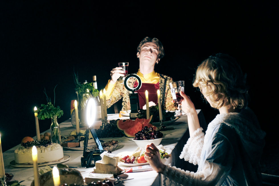 Schauessen. Nacht im Salonwald. | Foto: Max Porstmann