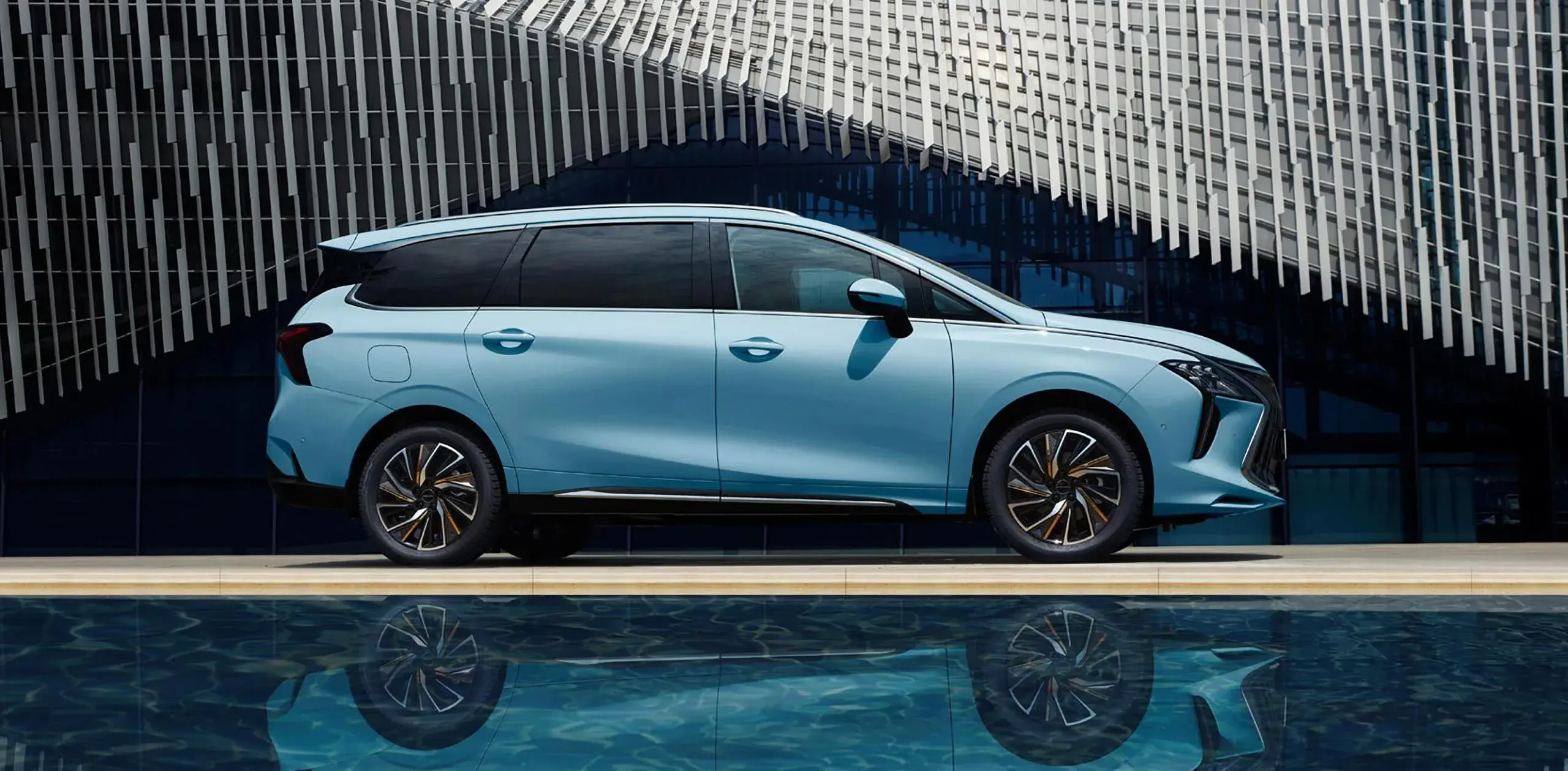 Dongfeng u-tour