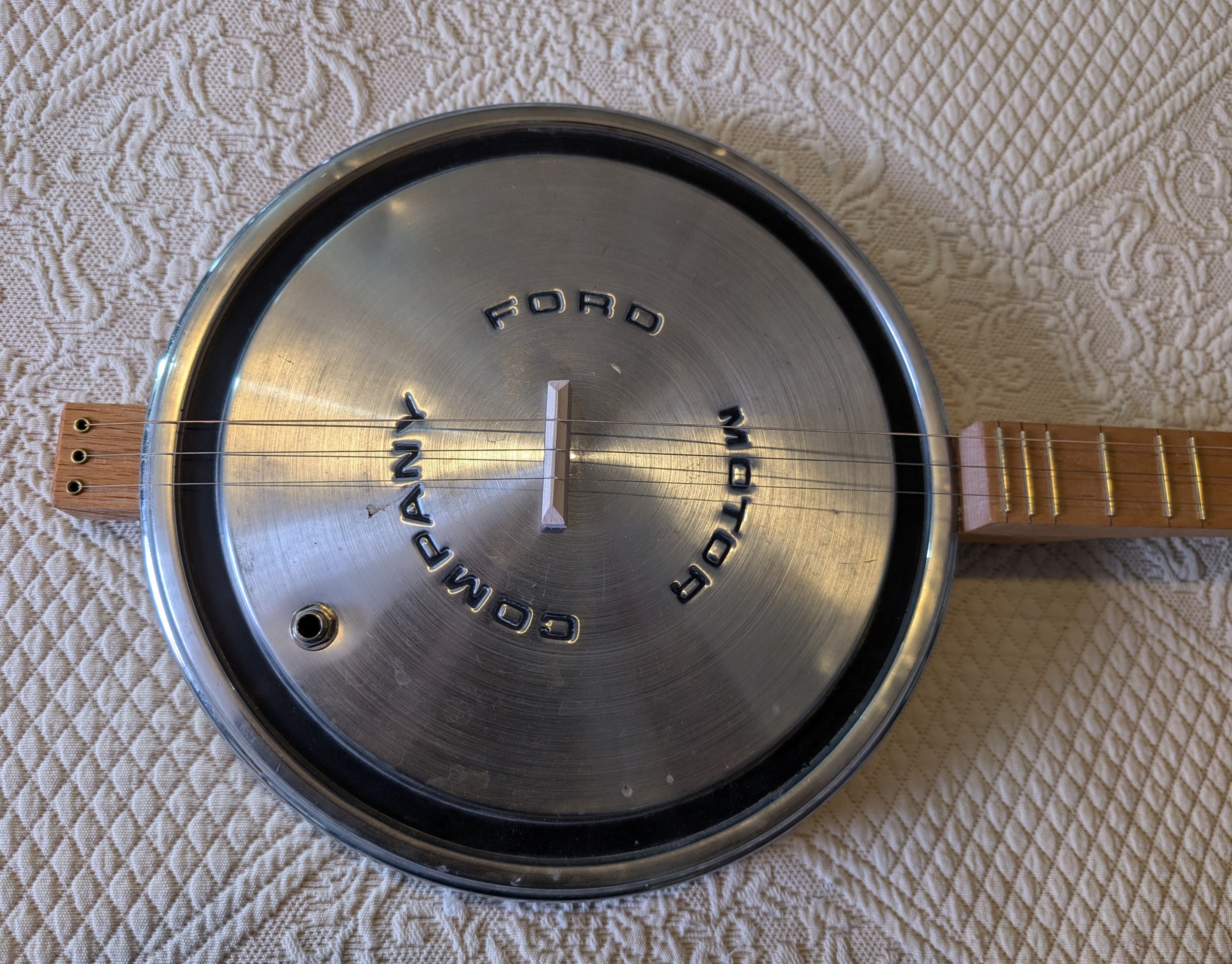 Ford Hubcap Strumstick
