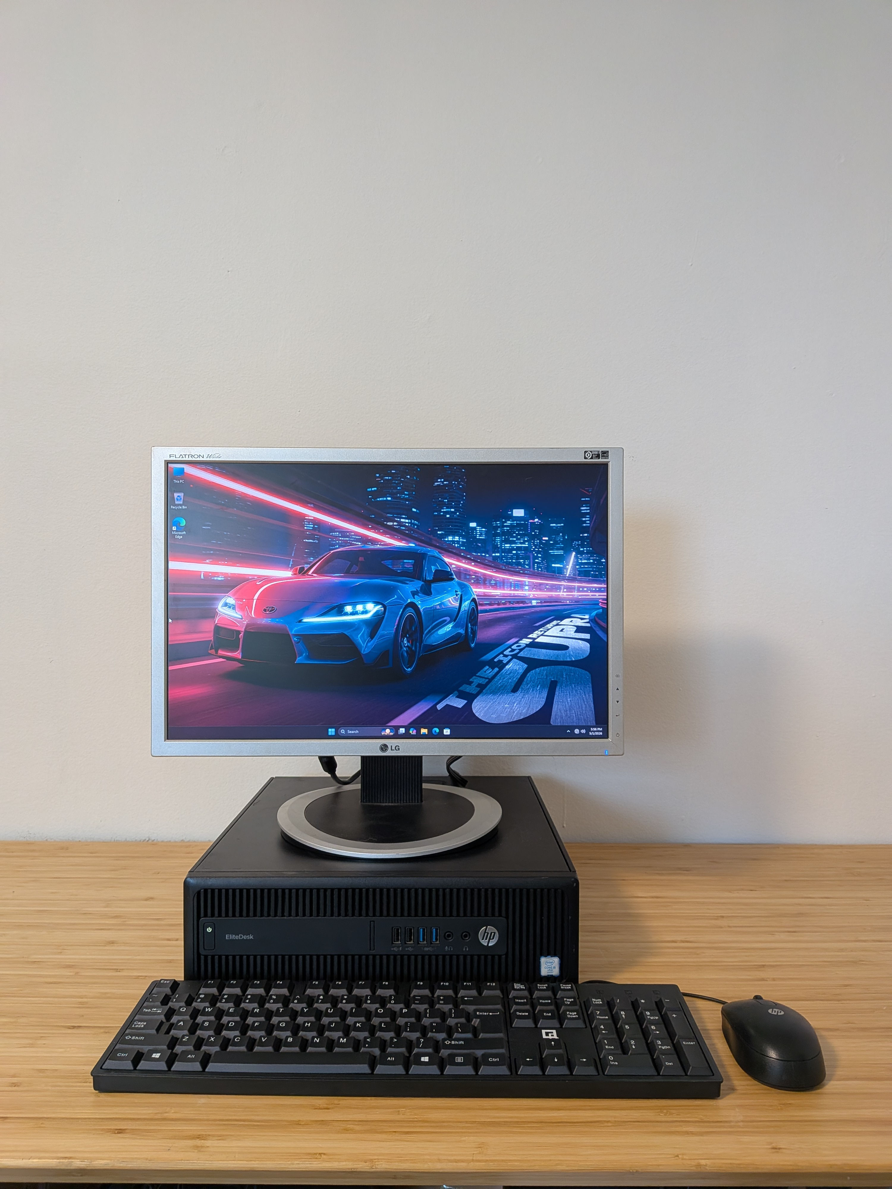 Small desktop PC setup (with kb, mouse, monitor)
