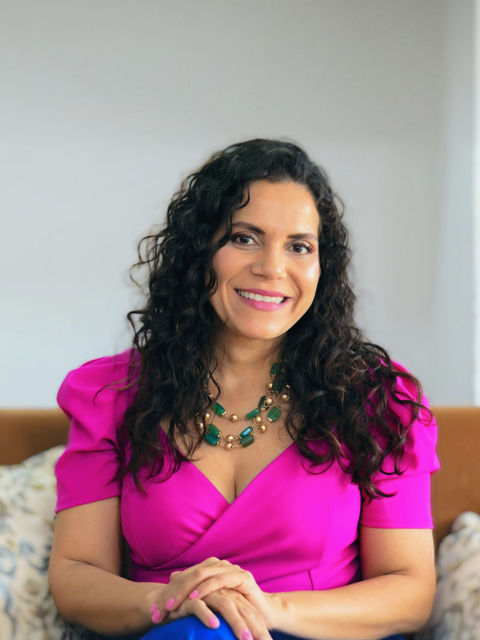 Flor Guevara, Qanun Empresarial, Sámara, Guanacaste, Costa Rica lawyer and notary
