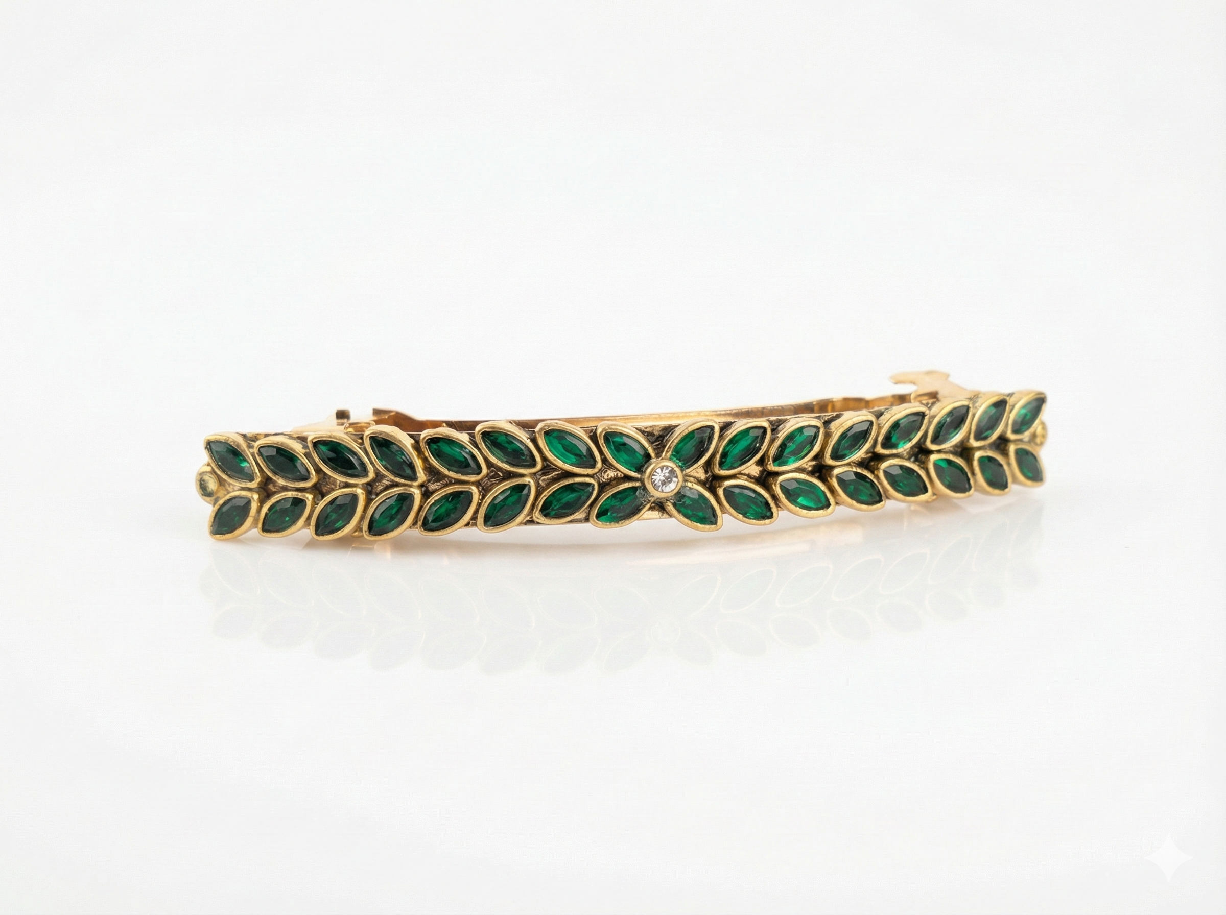 Vintage Emerald Ivy Central Clip