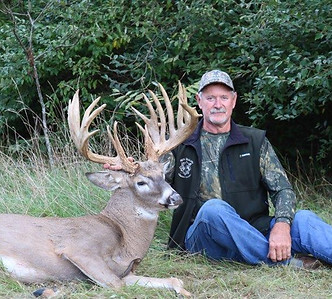 Michigan Trophy Whitetail Hunt