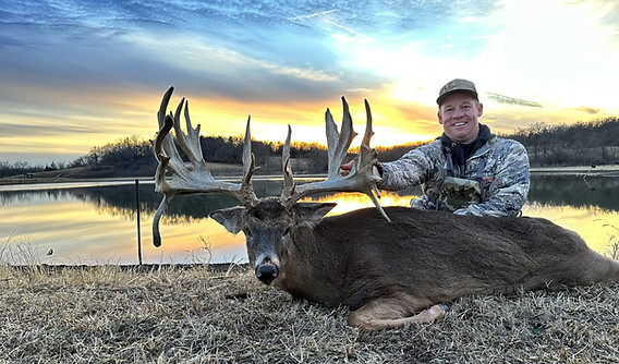 Kansas Trophy Whitetail Deer Hunting Ranch