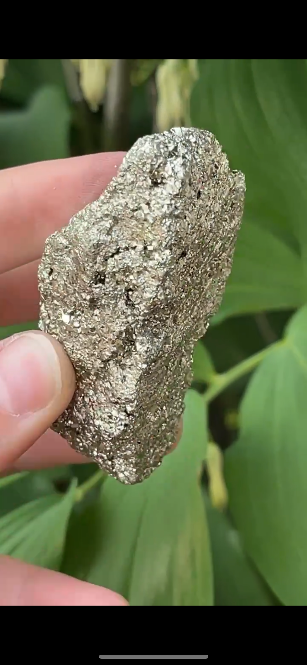 Thumbnail: Pyrite (L) 