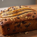 Banana Bread cu Migdale si Banana Caramelizata 