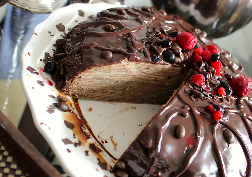 Chocolate Crepe Cake - You can let your creativity flow with this cake! You will find a recipe for chocolate crepe cake here that will appeal to children and adults alike.