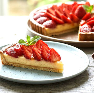 Tartă Clasică cu Căpșuni și Cremă fină de Vanilie (crème pâtissière)