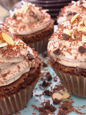 Cupcakes Mocha - Briose de Ciocolata cu Crema de Cafea