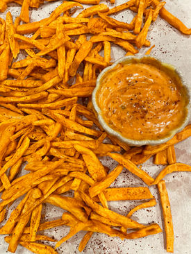 Cartofi Dulci Prajiti cu Maioneza si 'Rose Harissa' - French Fries