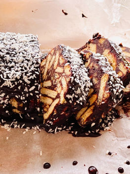 Salam de Biscuiti cu Glazura de Ciocolata