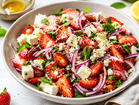 Salata de Capsuni cu Branza Feta si Ceapa Rosie