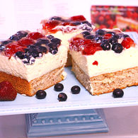 Decadent Hazelnut Cheesecake with Fresh Berry Topping