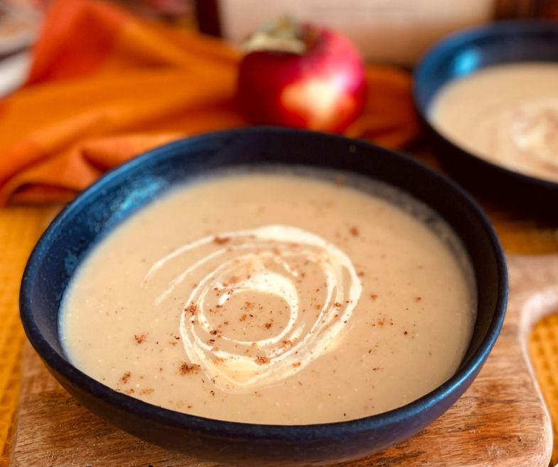 Parsnip and Apple Cream Soup is a beautifully warming and velvety soup, perfect for colder days! The sweetness of parsnips pairs wonderfully with the tartness of apples, and the hint of nutmeg adds a cozy, aromatic touch.