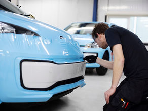 ceramic coating protection layer on car paint surface