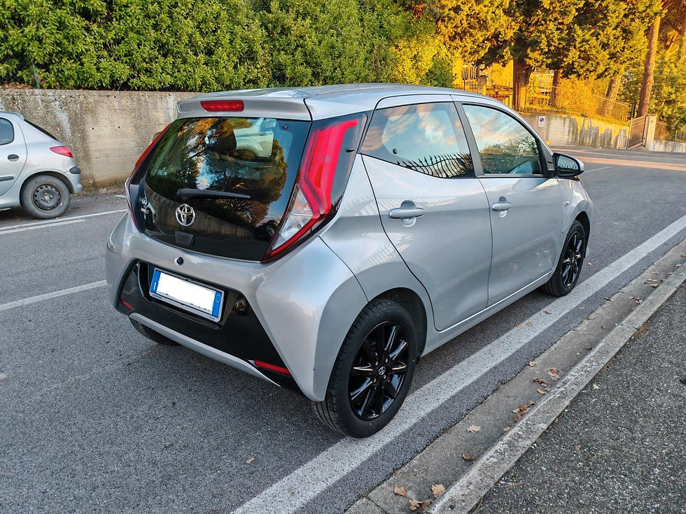 Miniatura: Toyota Aygo 1.0 INCIDENTATA