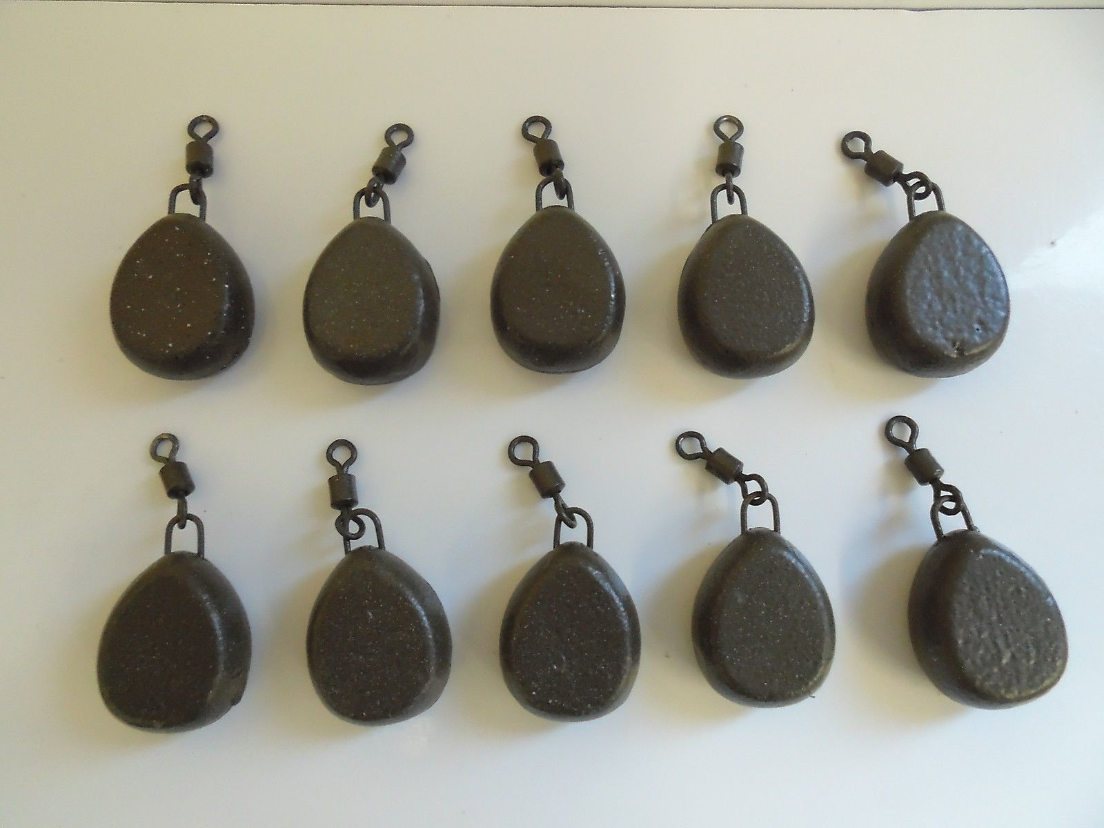 Pack of 10 x 1.1 oz Flat Pear Swivel leads. Carp / Coarse Fishing