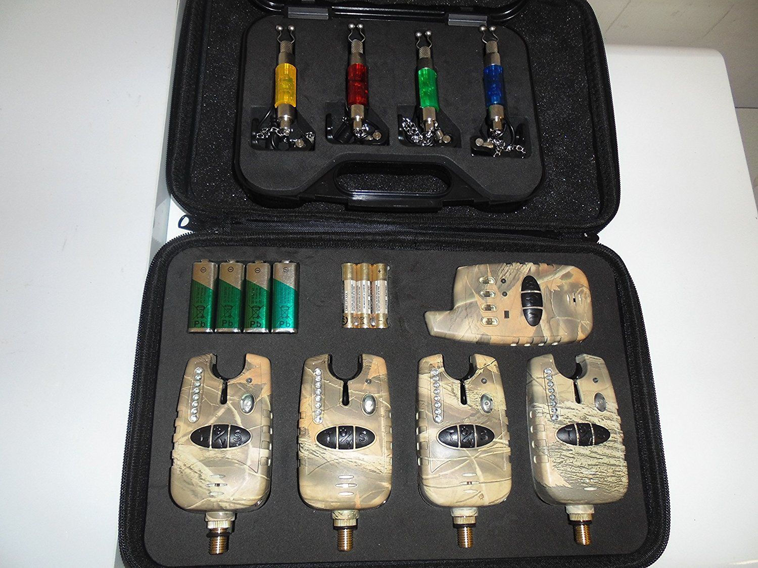 4 x Running LED's Bite alarms + receiver + illuminated chains. Carp, Case, Camo