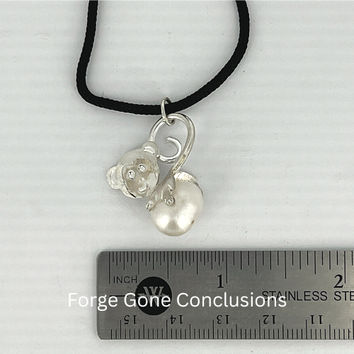 Monkey Pearl Necklace showing width