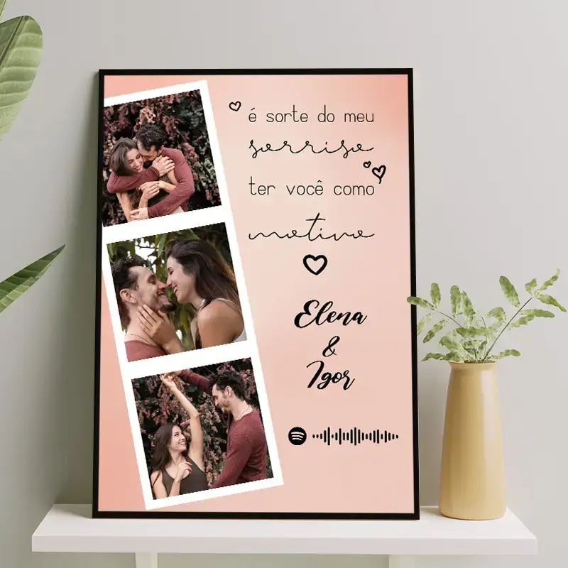 Arte digital para quadro decorativo para imprimir com frase Sorte do meu sorriso ter você como motivo com 3 fotos de casal  para presente de dia dos namorados