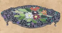 מגש לנרות שבת - יצירת פסיפס של זהבה בסדנה אצל נאוה