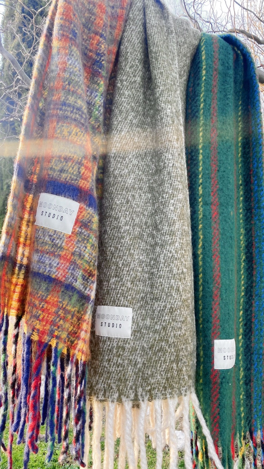 Thumbnail: Bufanda Studio 01