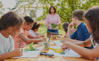 Children do handicrafts and draw plants