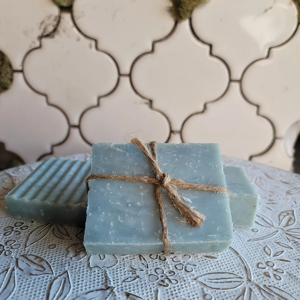 Cardamom + Chamomile (light blue)