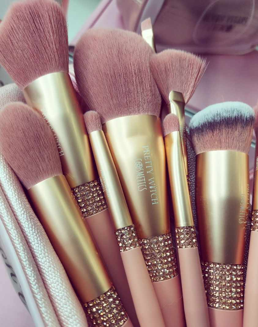 Thumbnail: 10 piece luxury makeup brush set and wrap case