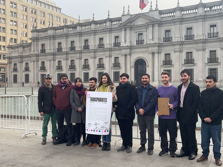Le entregamos una carta al Presidente de la República