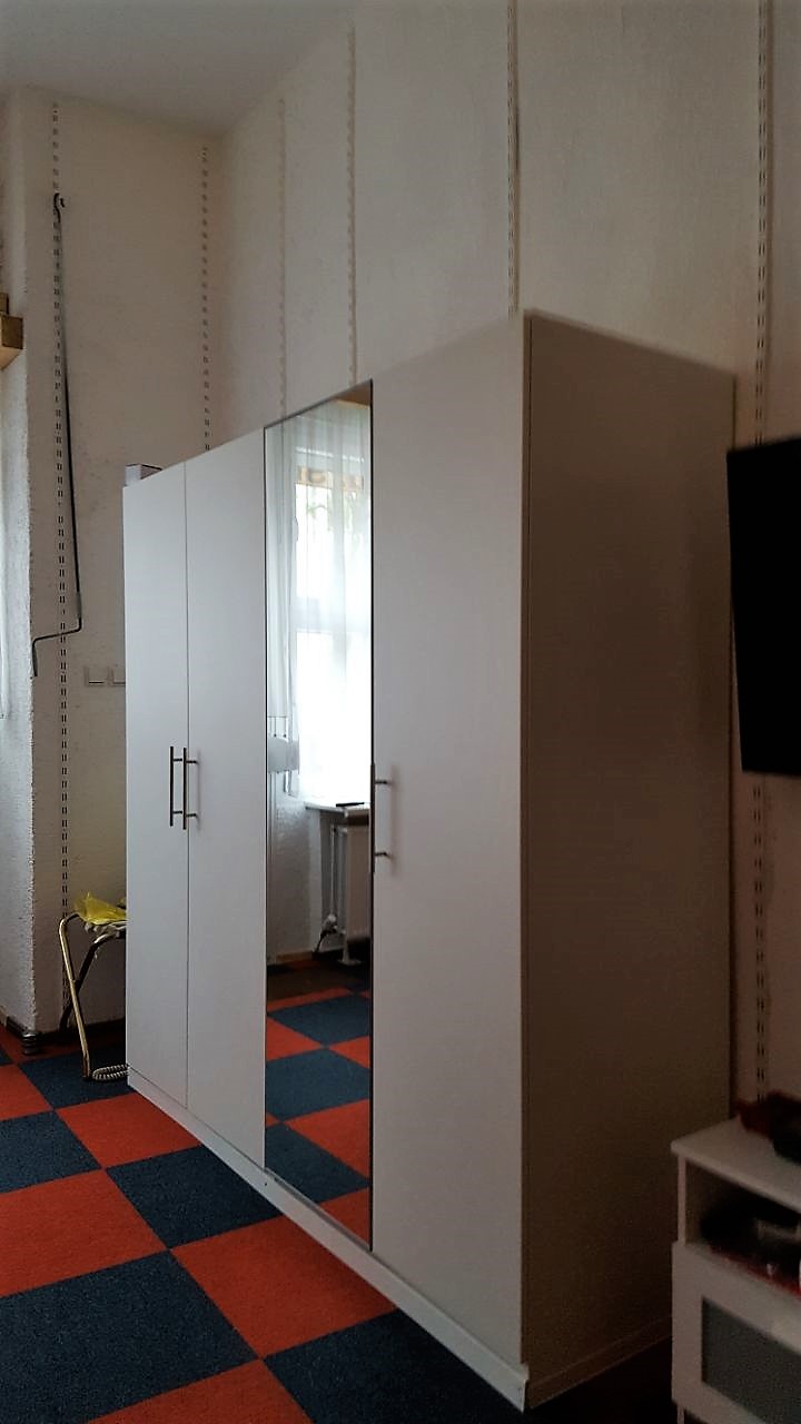 Kleiderschrank Schlafraum