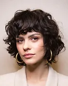 pageboy-haircut-ideas-shaggy-waves-bob_j.webp