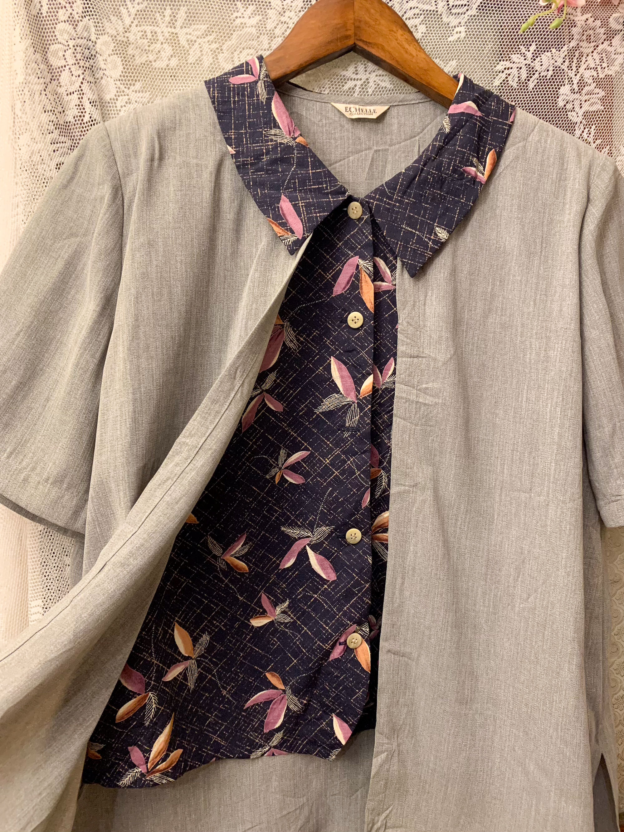 灰藍色假兩件紫葉圖案短袖恤衫