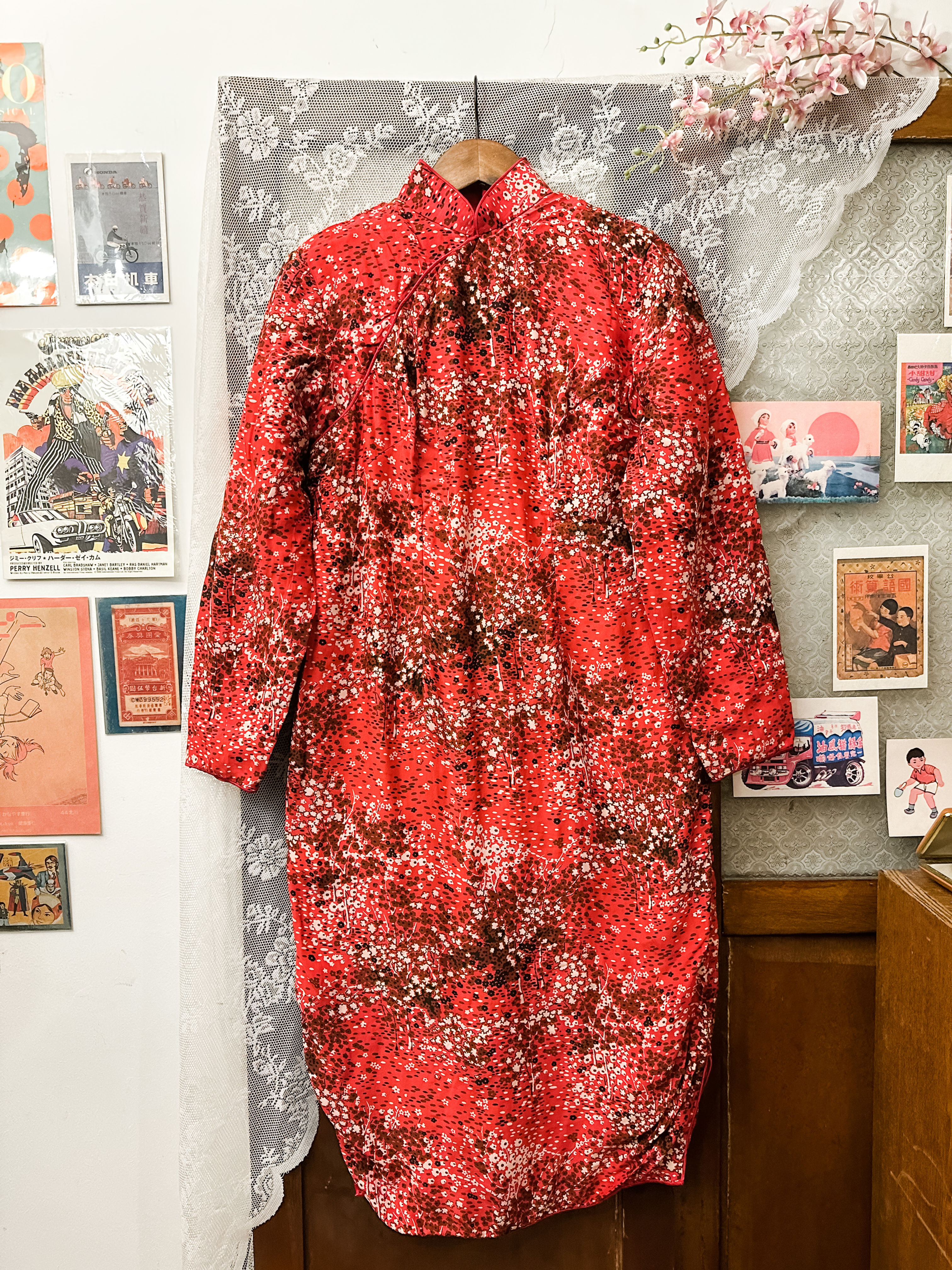 鮮紅黑白碎花夾棉長袖旗袍