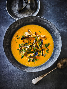 2020304_Waitrose Weekend_PW_RT_SR201804_Wk497_Diana Henry_Starter_Mussle Soup_215071.jpeg